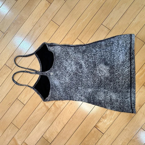 LULULEMON Ebb & Flow Yoga Work Out Tank Black & Grey Print - size 2 - Picture 4 of 4